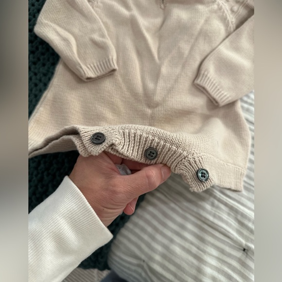 Knitted Spot Detail Romper | Cream | Size 18 - 24 Months | Adorable & Flawless - Picture 4 of 8